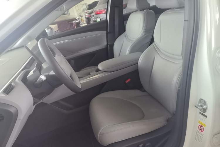 Used XPeng MONA M03 2025 600 with Ultra-Long Range Max Left Front Seat