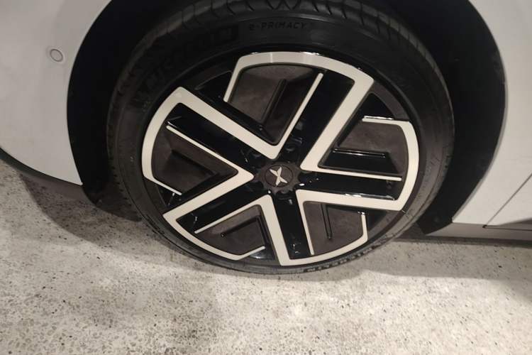 Used XPeng MONA M03 2025 600 with Ultra-Long Range Max Left Front Wheel Hub