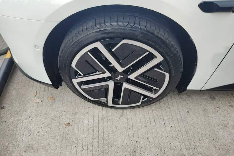 Used XPeng MONA M03 2025 600 with Ultra-Long Range Max Left Front Wheel Hub