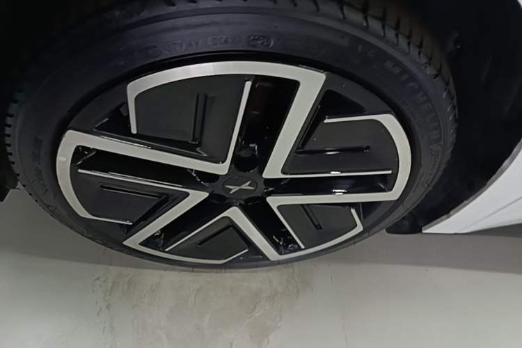 Used XPeng MONA M03 2025 600 with Ultra-Long Range Max Left Front Wheel Hub