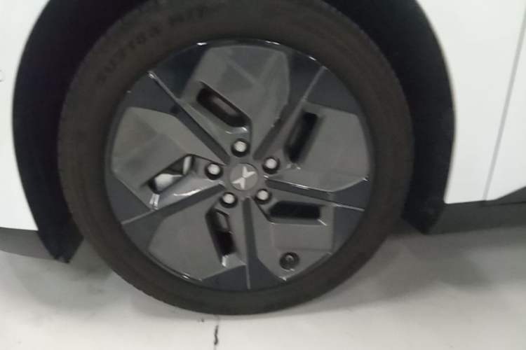 Used XPeng MONA M03 2025 620 Ultra-Long Range Plus Left Front Wheel Hub