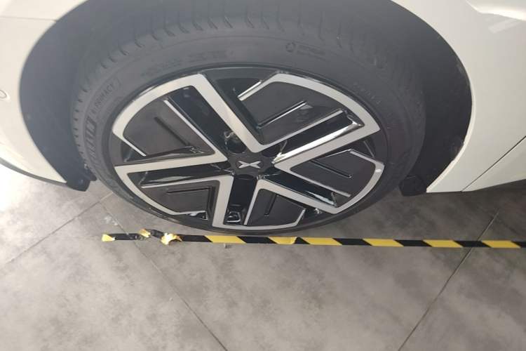 Used XPeng MONA M03 2025 600 with Ultra-Long Range Max Left Front Wheel Hub