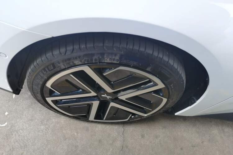Used XPeng MONA M03 2025 600 with Ultra-Long Range Max Left Front Wheel Hub