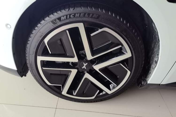 Used XPeng MONA M03 2025 600 with Ultra-Long Range Max Left Front Wheel Hub