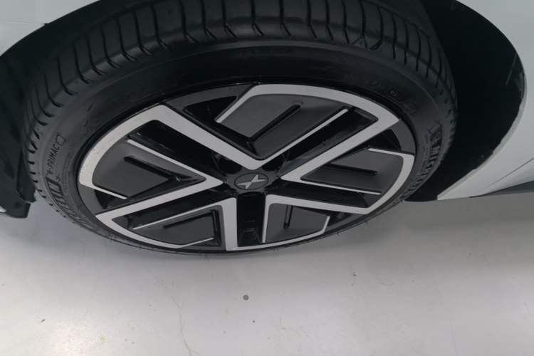 Used XPeng MONA M03 2025 600 with Ultra-Long Range Max Left Front Wheel Hub
