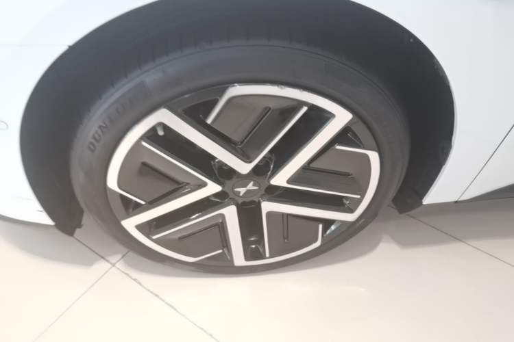 Used XPeng MONA M03 2025 600 with Ultra-Long Range Max Left Front Wheel Hub