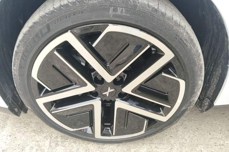 Used XPeng MONA M03 2025 600 with Ultra-Long Range Max Left Front Wheel Hub