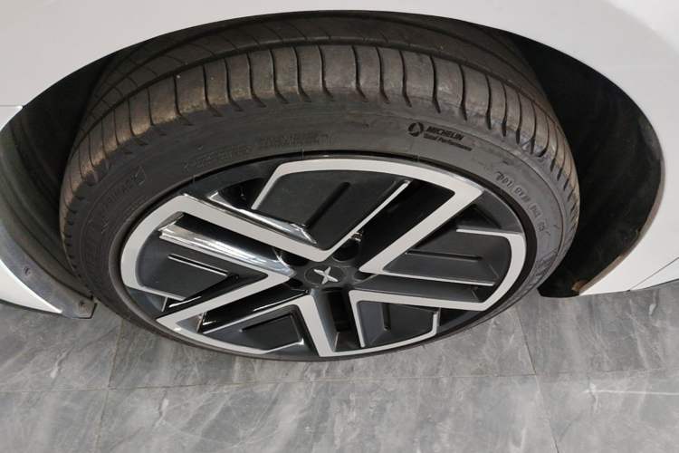 Used XPeng MONA M03 2025 600 with Ultra-Long Range Max Left Front Wheel Hub