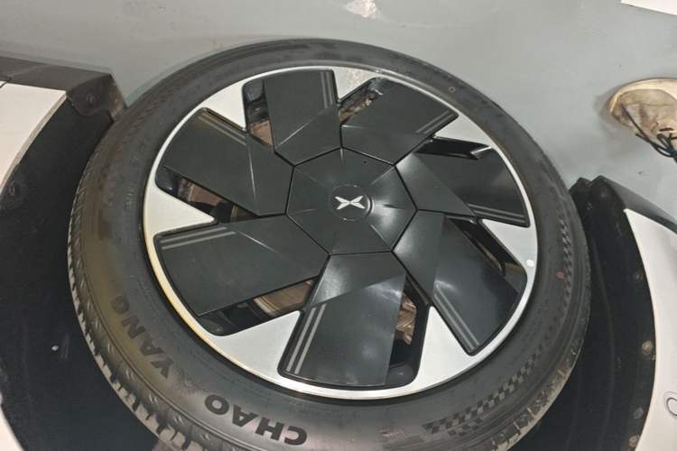 Used XPeng MONA M03 2025 600 with Ultra-Long Range Max Left Front Wheel Hub