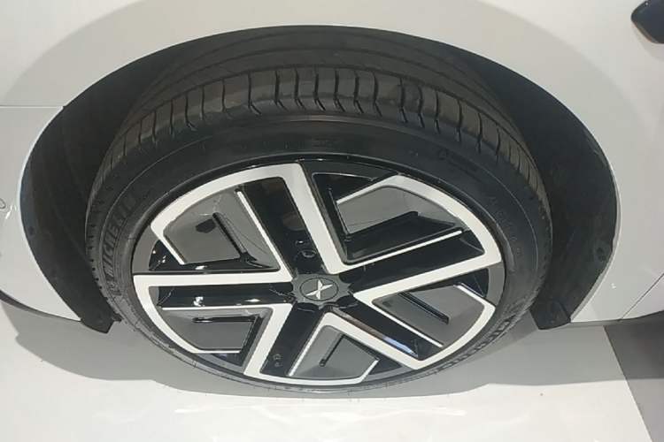 Used XPeng MONA M03 2025 600 with Ultra-Long Range Max Left Front Wheel Hub