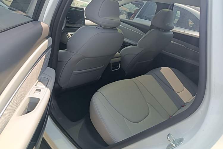 Used XPeng MONA M03 2025 600 with Ultra-Long Range Max Left Rear Seat