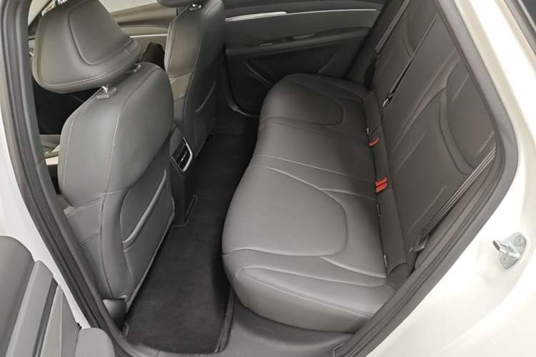 Used XPeng MONA M03 2025 600 with Ultra-Long Range Max Left Rear Seat
