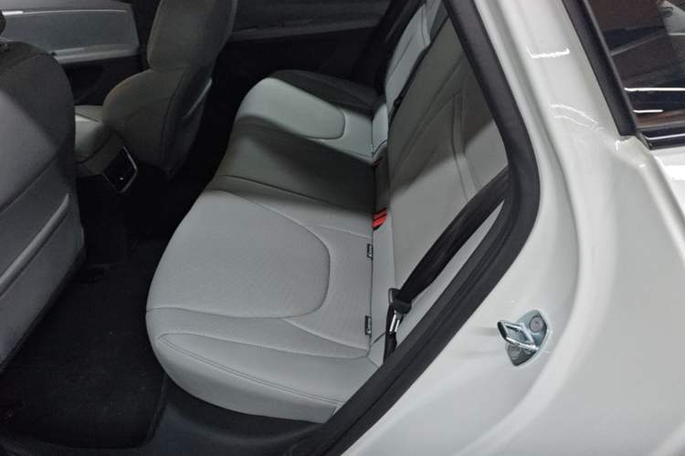Used XPeng MONA M03 2025 600 with Ultra-Long Range Max Left Rear Seat