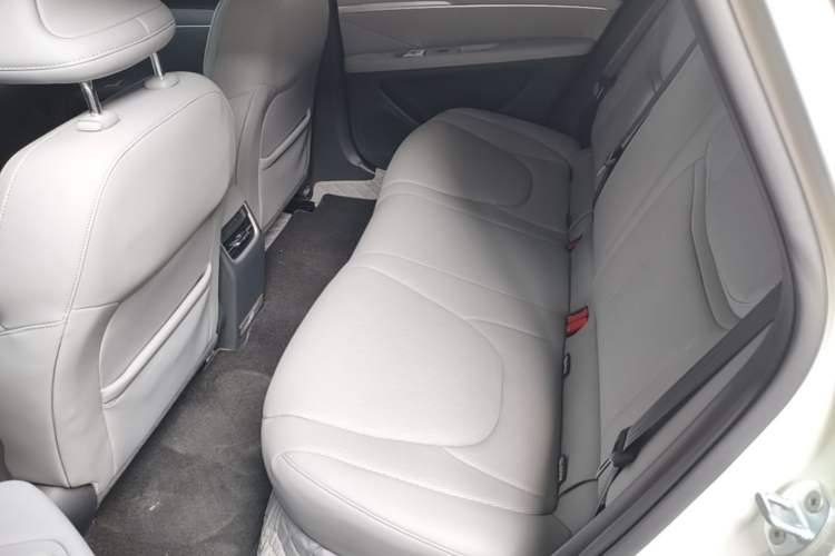 Used XPeng MONA M03 2025 600 with Ultra-Long Range Max Left Rear Seat