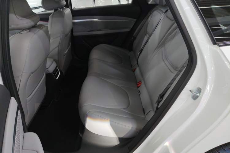 Used XPeng MONA M03 2025 600 with Ultra-Long Range Max Left Rear Seat