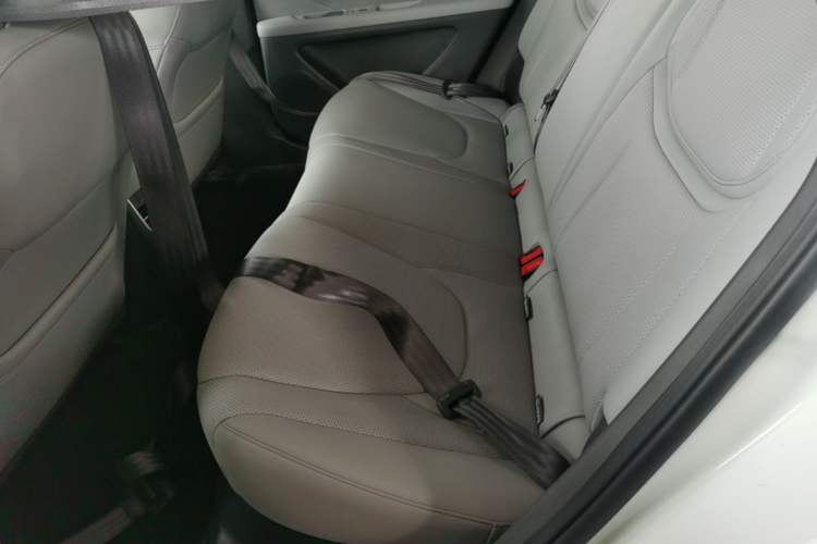 Used XPeng MONA M03 2025 600 with Ultra-Long Range Max Left Rear Seat