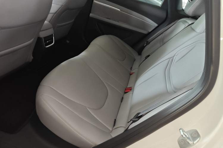 Used XPeng MONA M03 2025 600 with Ultra-Long Range Max Left Rear Seat