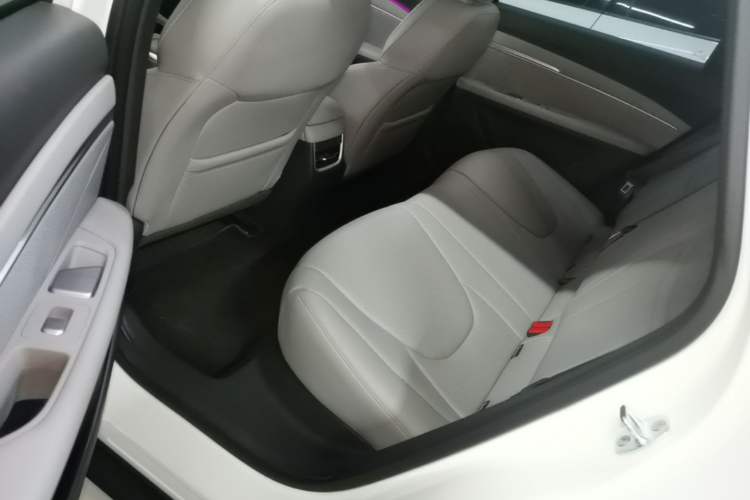 Used XPeng MONA M03 2025 600 with Ultra-Long Range Max Left Rear Seat