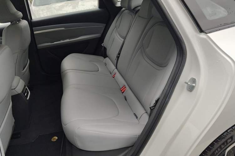 Used XPeng MONA M03 2025 600 with Ultra-Long Range Max Left Rear Seat
