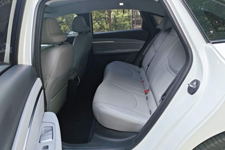 Used XPeng MONA M03 2025 600 with Ultra-Long Range Max Left Rear Seat