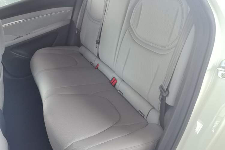 Used XPeng MONA M03 2025 600 with Ultra-Long Range Max Left Rear Seat