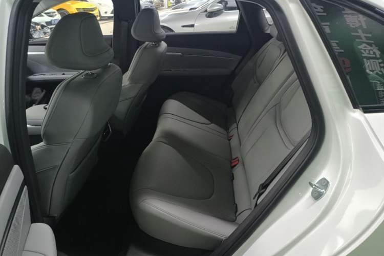 Used XPeng MONA M03 2025 600 with Ultra-Long Range Max Left Rear Seat