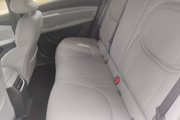 Used XPeng MONA M03 2025 600 with Ultra-Long Range Max Left Rear Seat