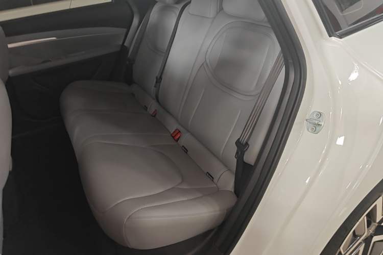 Used XPeng MONA M03 2025 600 with Ultra-Long Range Max Left Rear Seat