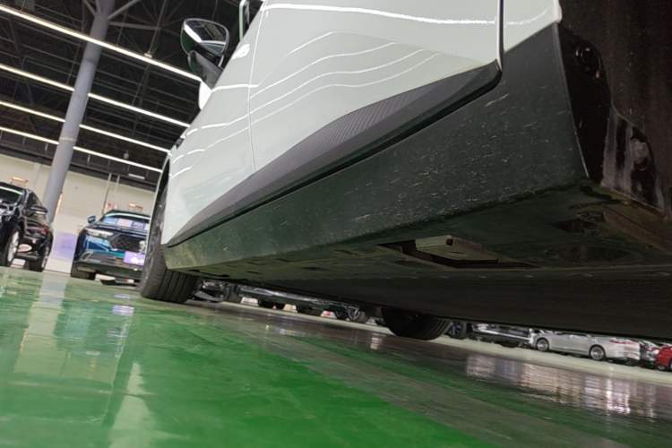 Used XPeng MONA M03 2025 600 with Ultra-Long Range Max Left Side Sill