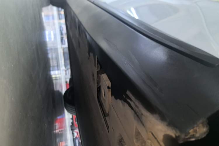 Used XPeng MONA M03 2025 600 with Ultra-Long Range Max Left Side Sill