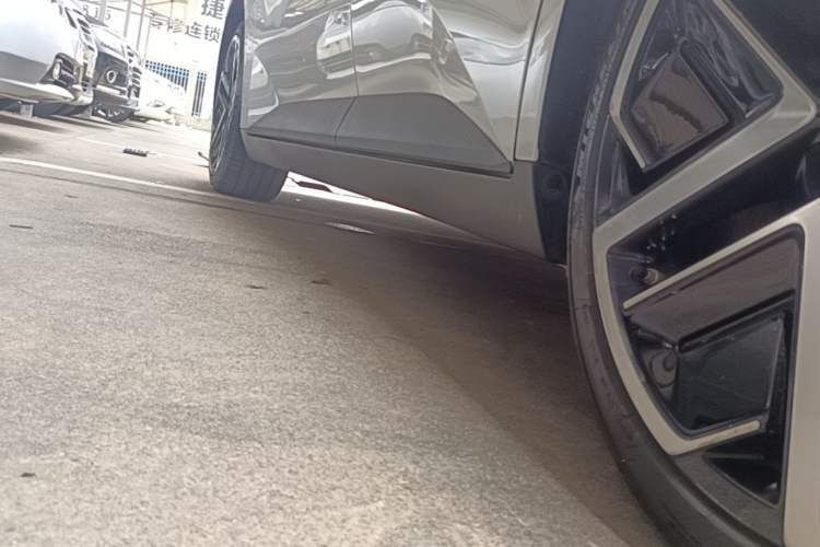 Used XPeng MONA M03 2025 600 with Ultra-Long Range Max Left Side Sill