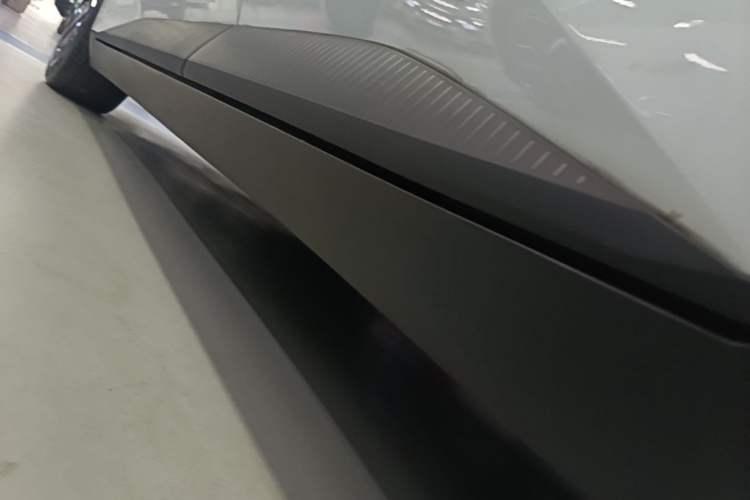 Used XPeng MONA M03 2025 600 with Ultra-Long Range Max Left Side Sill