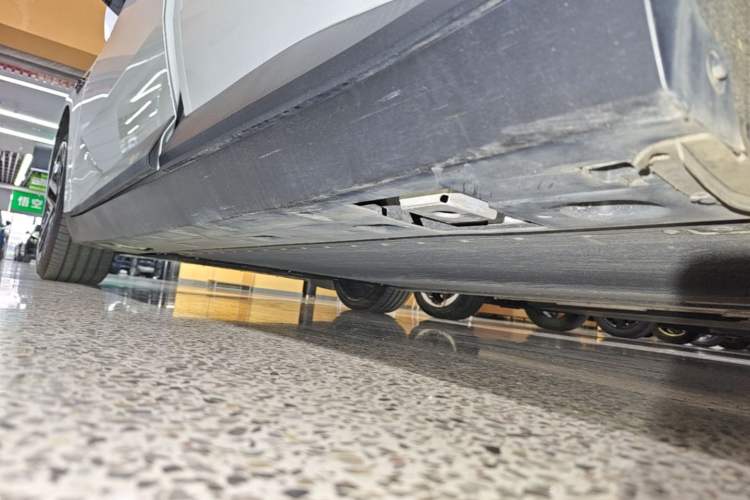 Used XPeng MONA M03 2025 600 with Ultra-Long Range Max Left Side Sill