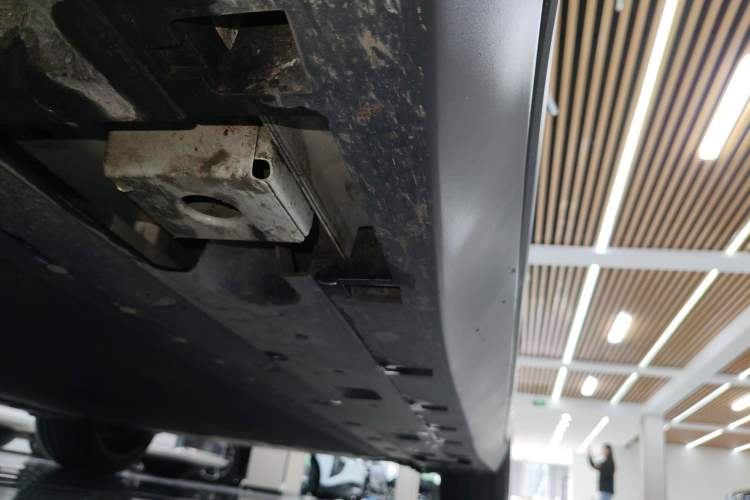 Used XPeng MONA M03 2025 600 with Ultra-Long Range Max Left Side Sill