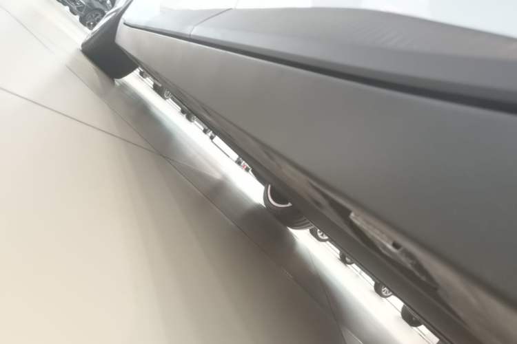 Used XPeng MONA M03 2025 600 with Ultra-Long Range Max Left Side Sill