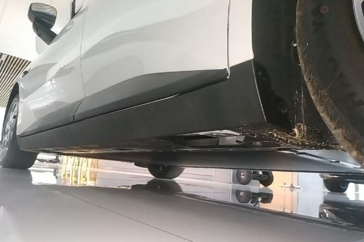 Used XPeng MONA M03 2025 502 Long-Range Max Left Side Sill