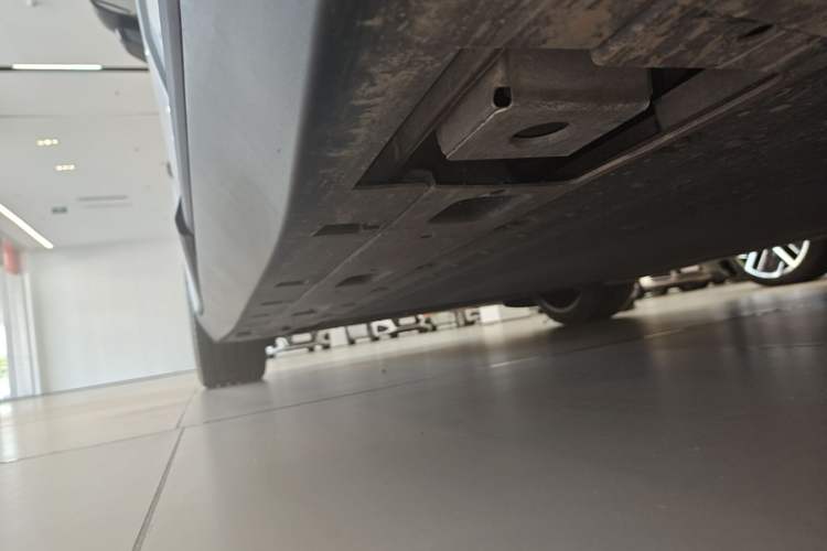 Used XPeng MONA M03 2025 600 with Ultra-Long Range Max Left Side Sill