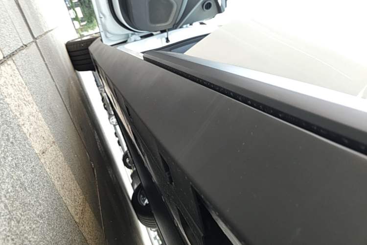 Used XPeng MONA M03 2025 502 Long-Range Max Left Side Sill