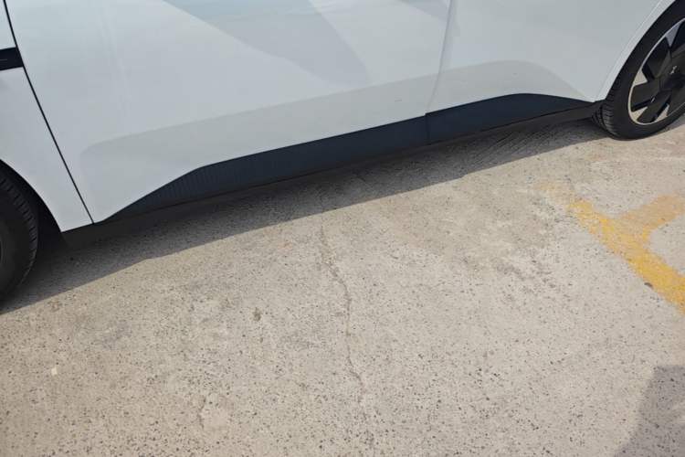 Used XPeng MONA M03 2025 600 with Ultra-Long Range Max Left Side Sill