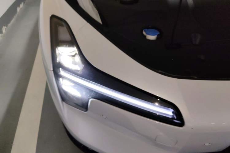 Used XPeng MONA M03 2025 600 with Ultra-Long Range Max Right Front Headlight