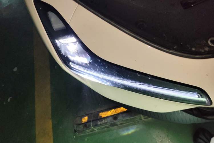 Used XPeng MONA M03 2025 620 Ultra-Long Range Plus Right Front Headlight