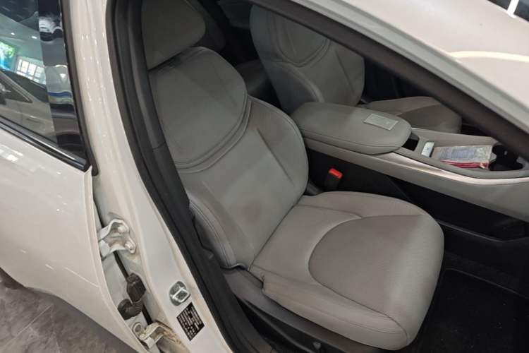 Used XPeng MONA M03 2025 600 with Ultra-Long Range Max Right Front Seat
