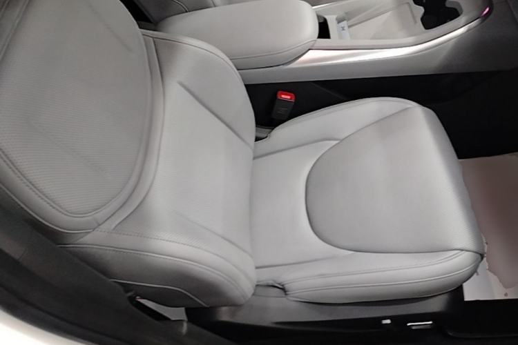 Used XPeng MONA M03 2025 600 with Ultra-Long Range Max Right Front Seat