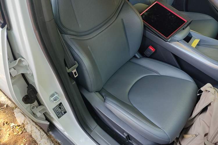 Used XPeng MONA M03 2025 600 with Ultra-Long Range Max Right Front Seat