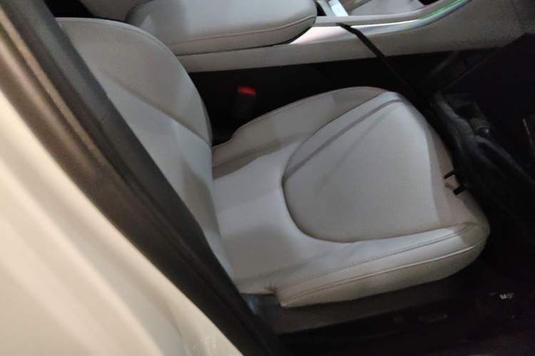 Used XPeng MONA M03 2025 600 with Ultra-Long Range Max Right Front Seat