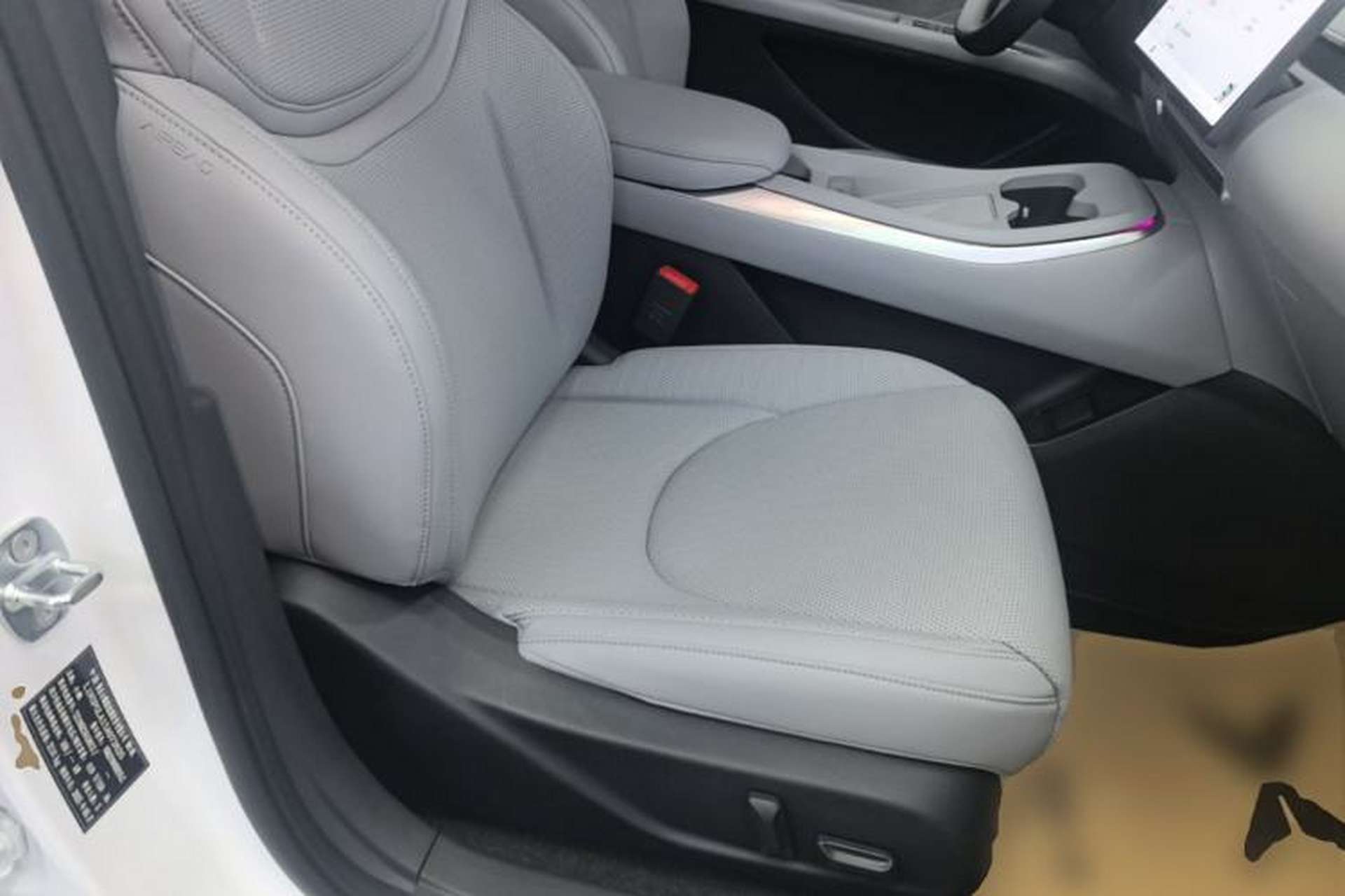 Used XPeng MONA M03 2025 600 with Ultra-Long Range Max Right Front Seat