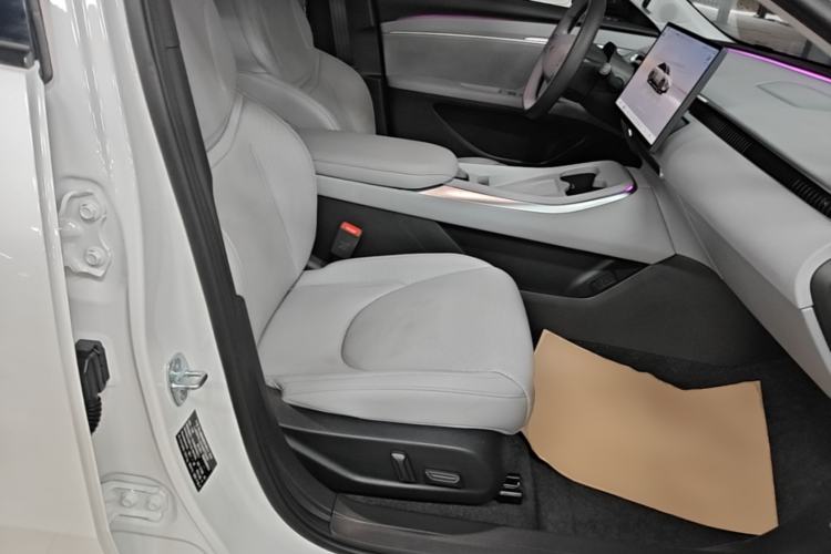 Used XPeng MONA M03 2025 600 with Ultra-Long Range Max Right Front Seat