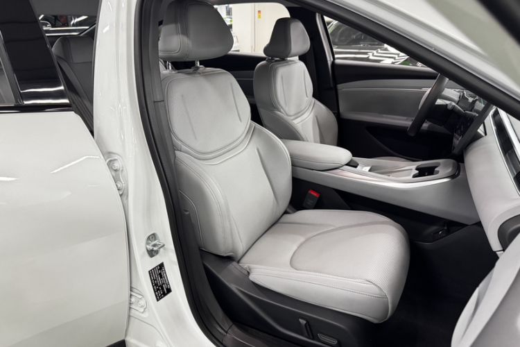 Used XPeng MONA M03 2025 600 with Ultra-Long Range Max Right Front Seat