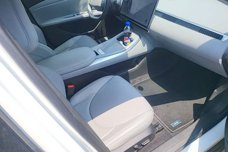 Used XPeng MONA M03 2025 600 with Ultra-Long Range Max Right Front Seat