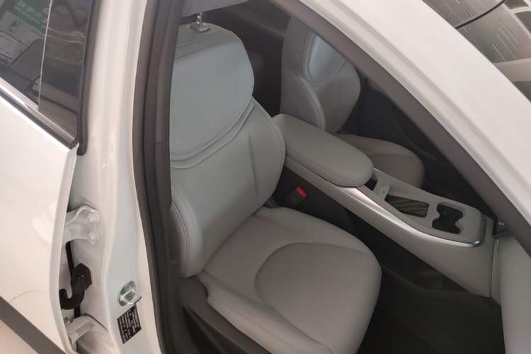 Used XPeng MONA M03 2025 600 with Ultra-Long Range Max Right Front Seat
